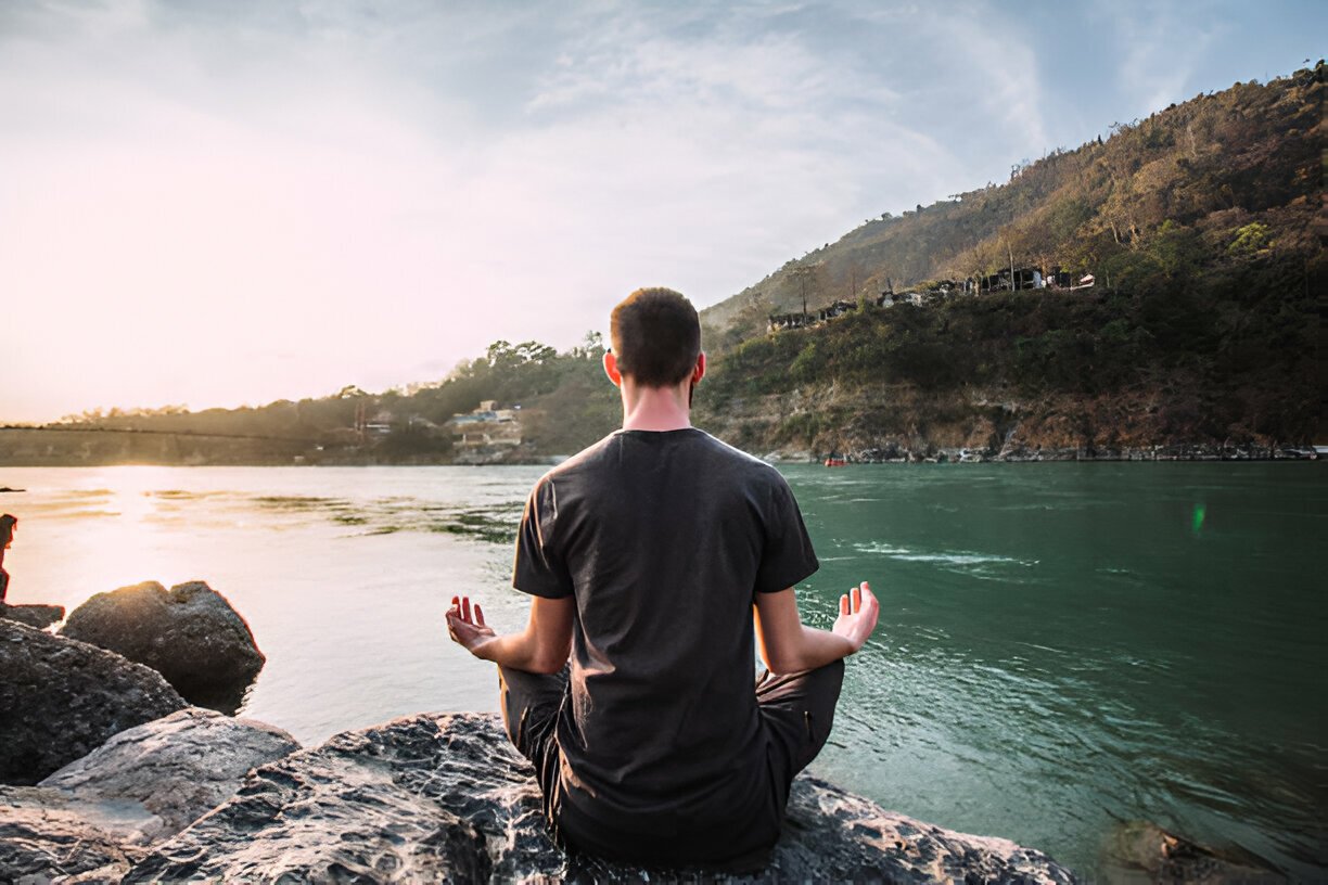 How To Meditate & Increase Mindfulness: A Guide for Beginners